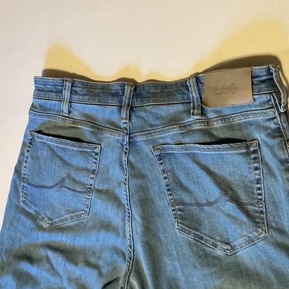 34 Heritage Charisma Comfort Rise Classic Jeans - Picture 3 of 6
